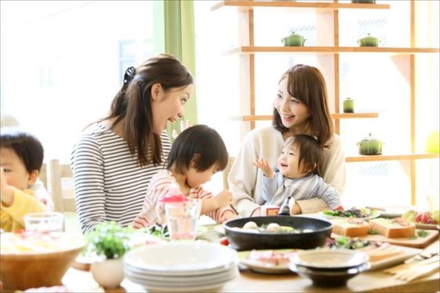 子育て中のママ必見！ 「親子カフェ」で地域交流＆リラックスはいかが？